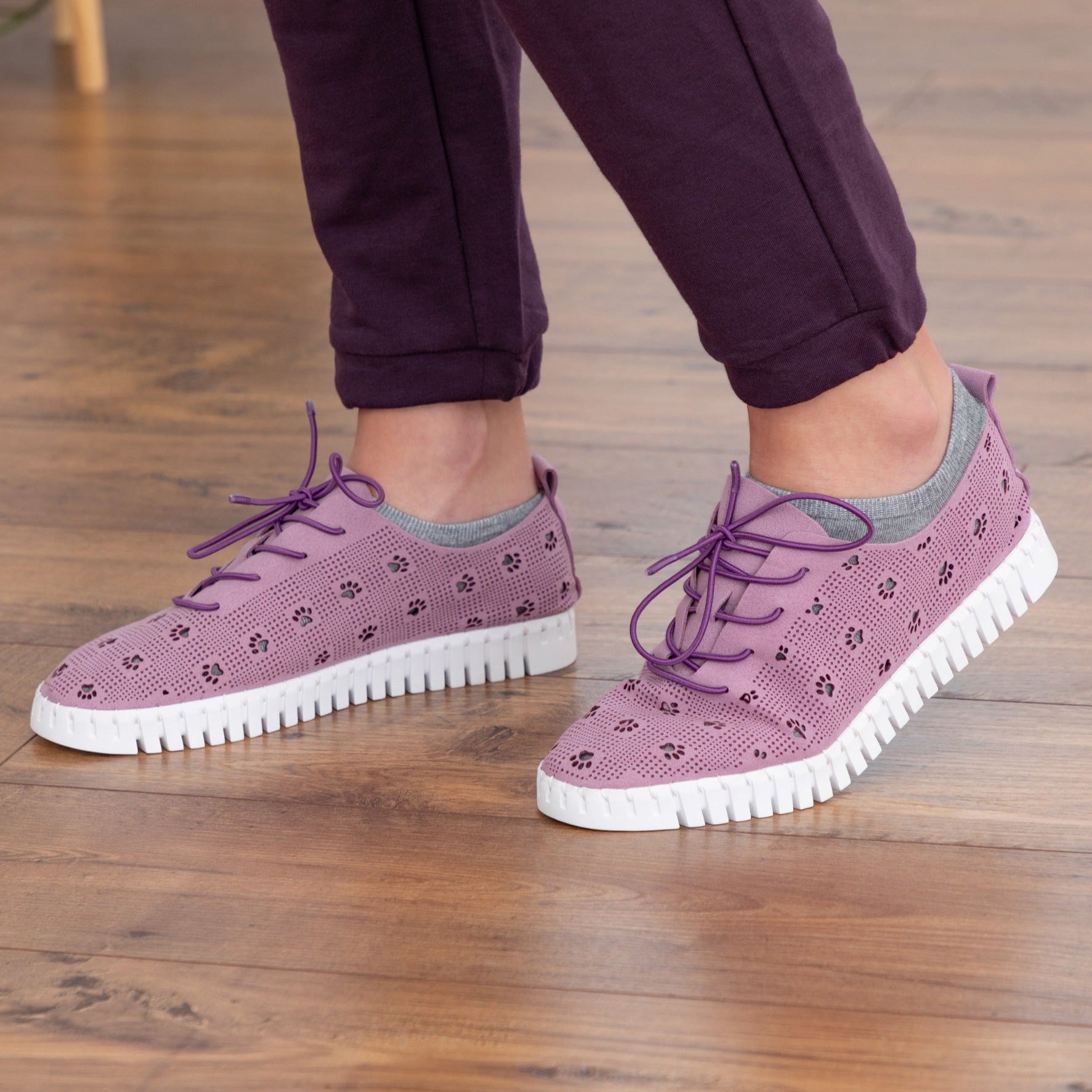 Cut-Out Paw Print Casual Sneakers - Purple - 10