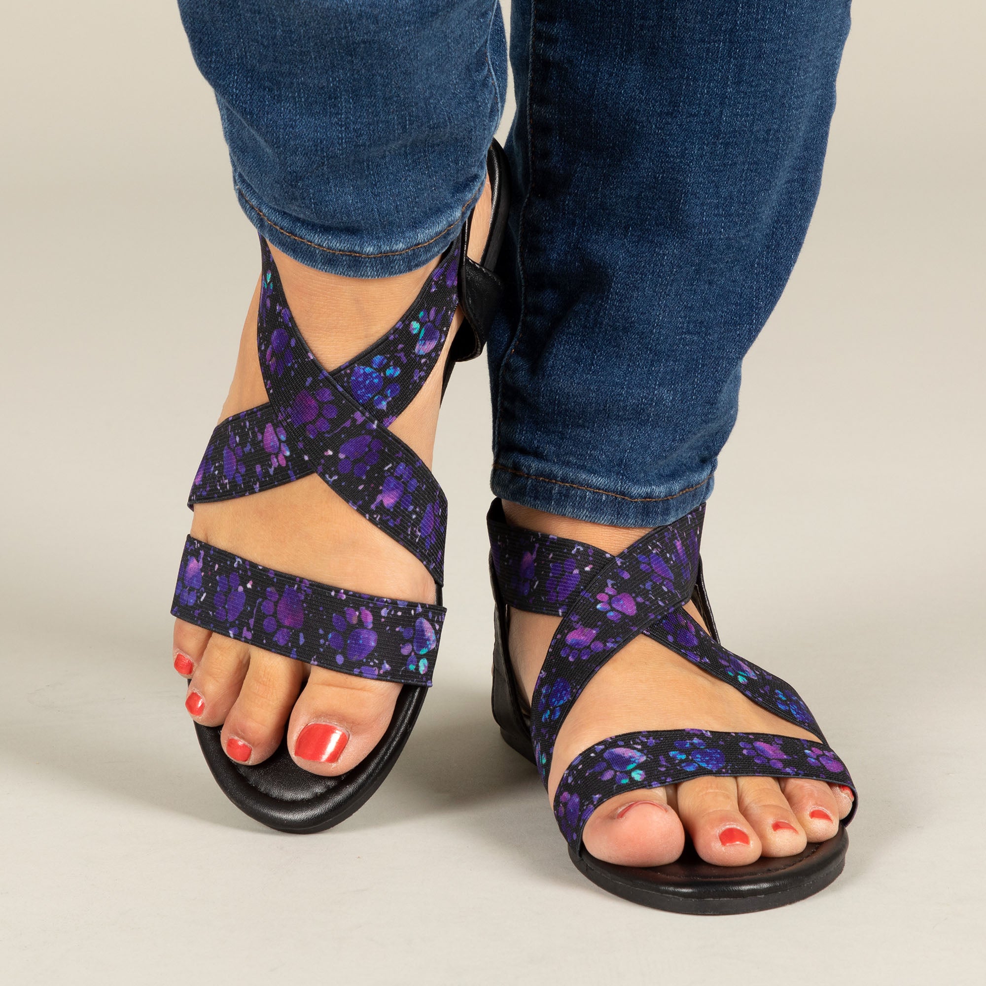 Pawsitively Stretchy Sandals - Painted Paws - 8