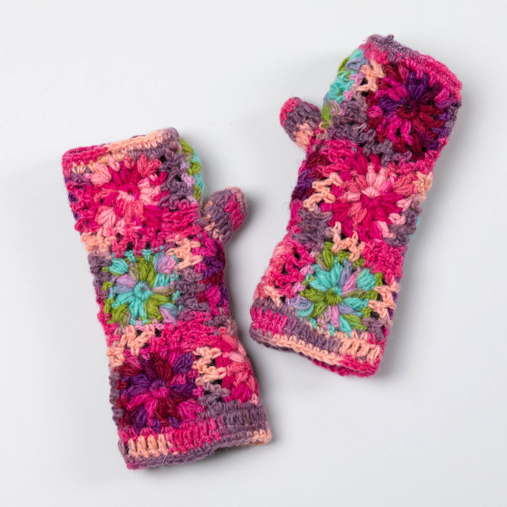 Blooming Wool Winter Accessories - Berry - Fingerless Gloves