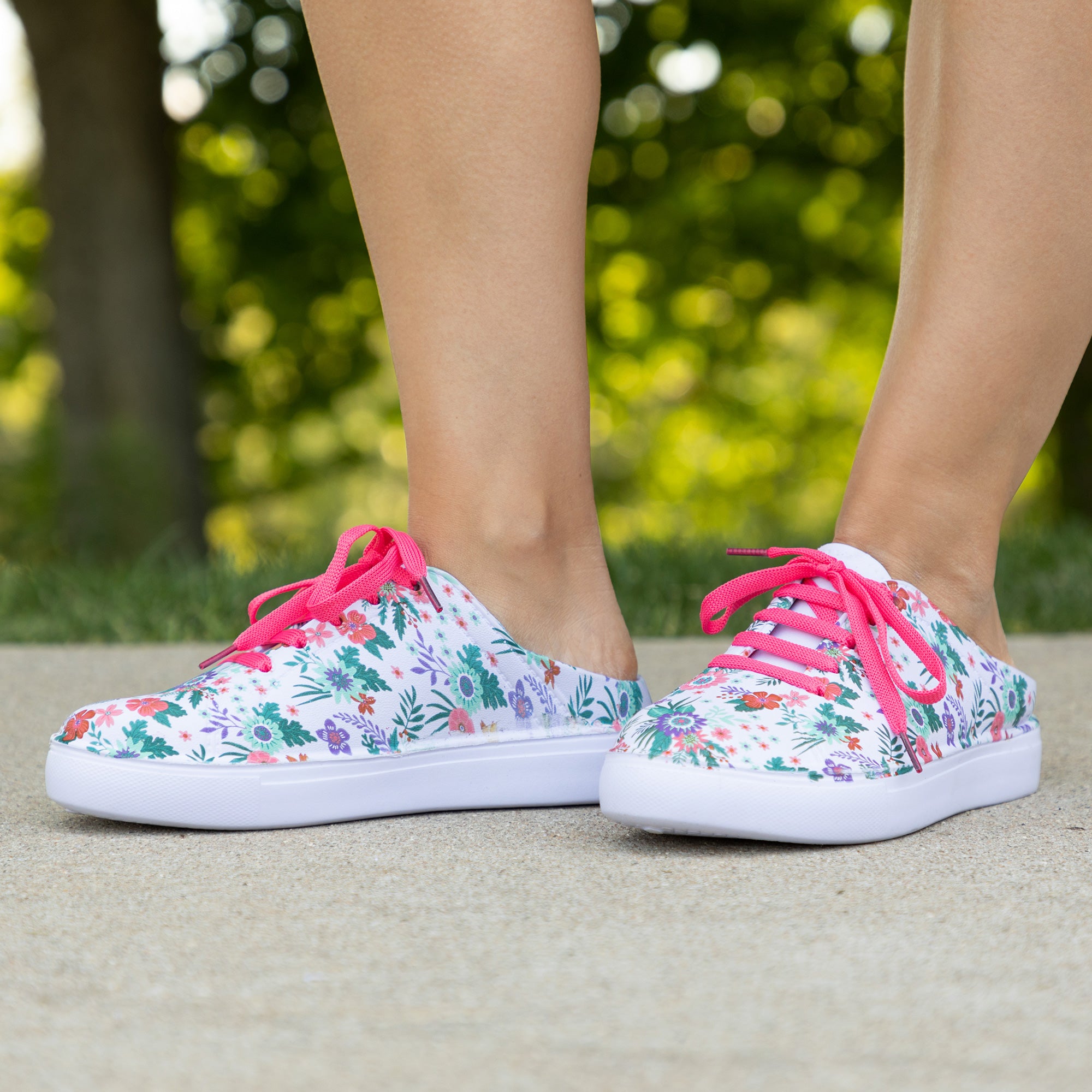 Women's Paw Print Lace-Up Mule Sneakers - Floral - 8