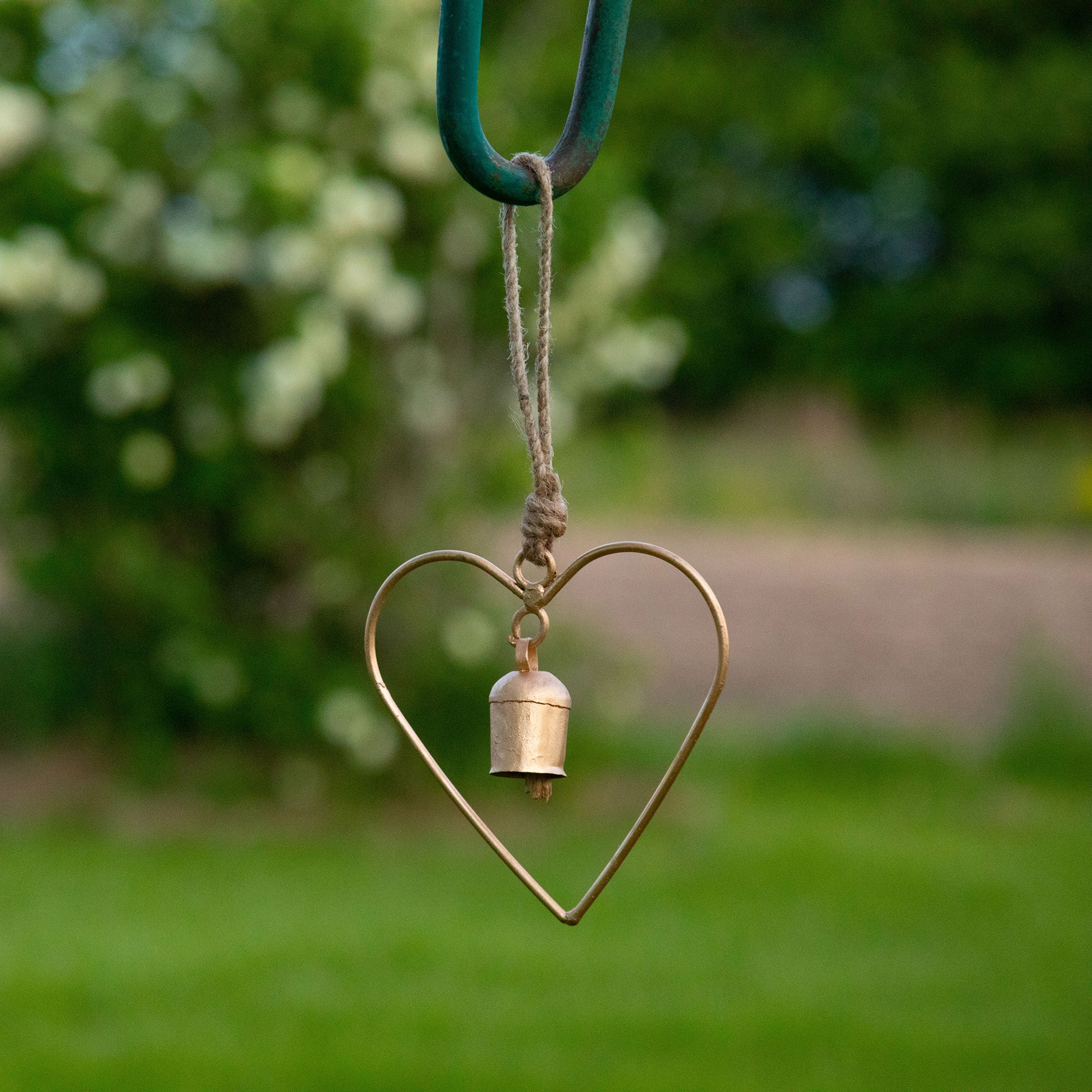 Single Bell Iron Wind Chime - Heart