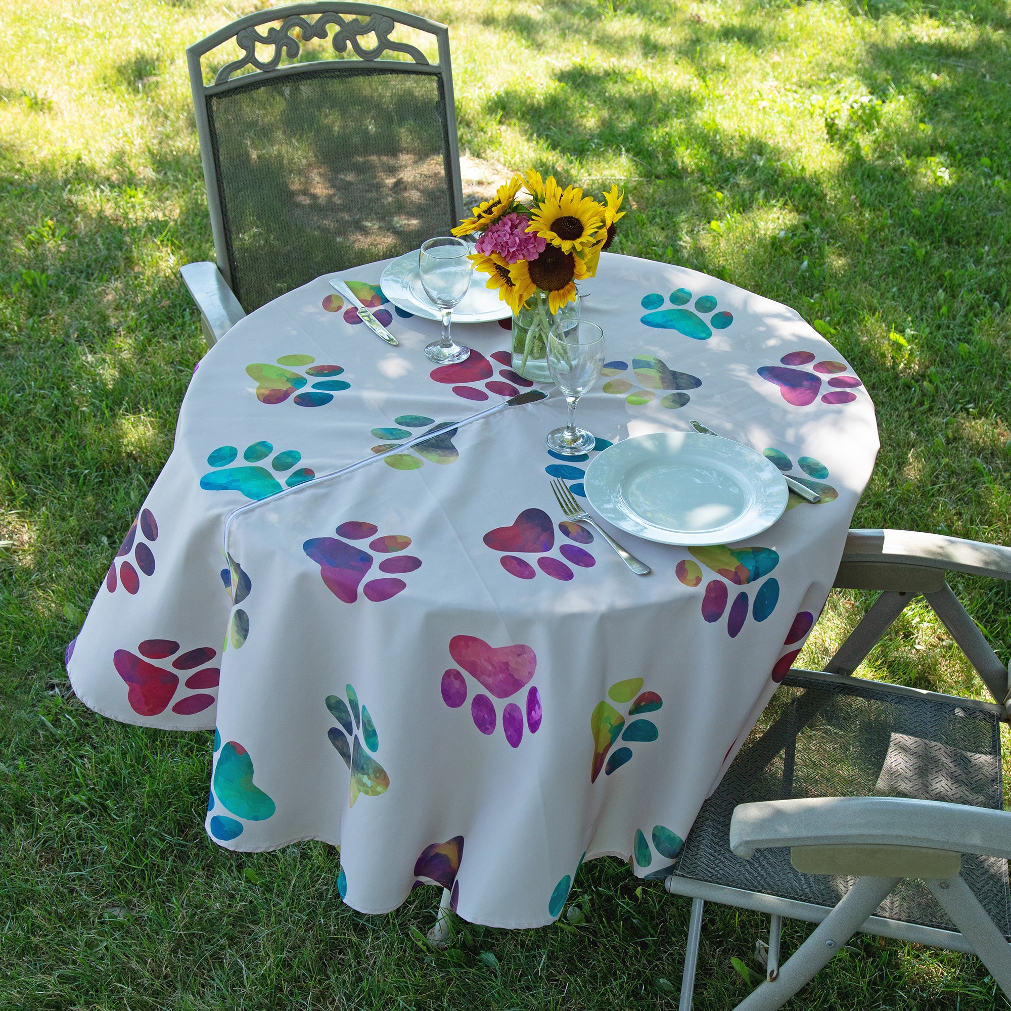 Waterproof Outdoor Tablecloth - Rainbow Ombre Paws - Round