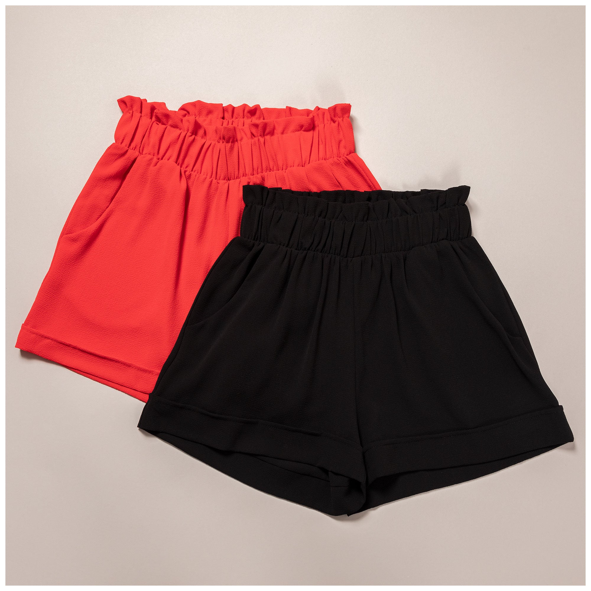 High-Waist Ruffle Top Cuff Shorts - Tomato Red - M