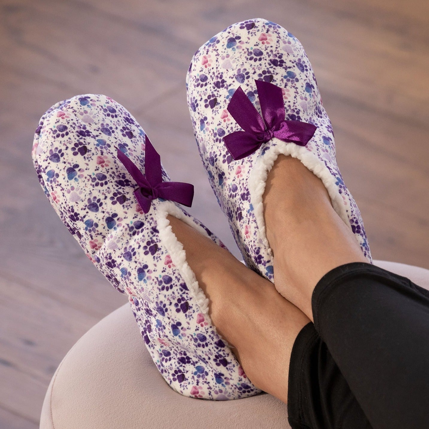 Super Cozy™ Pawsitively Adorable Paw Slippers - Painted Paws - M/L