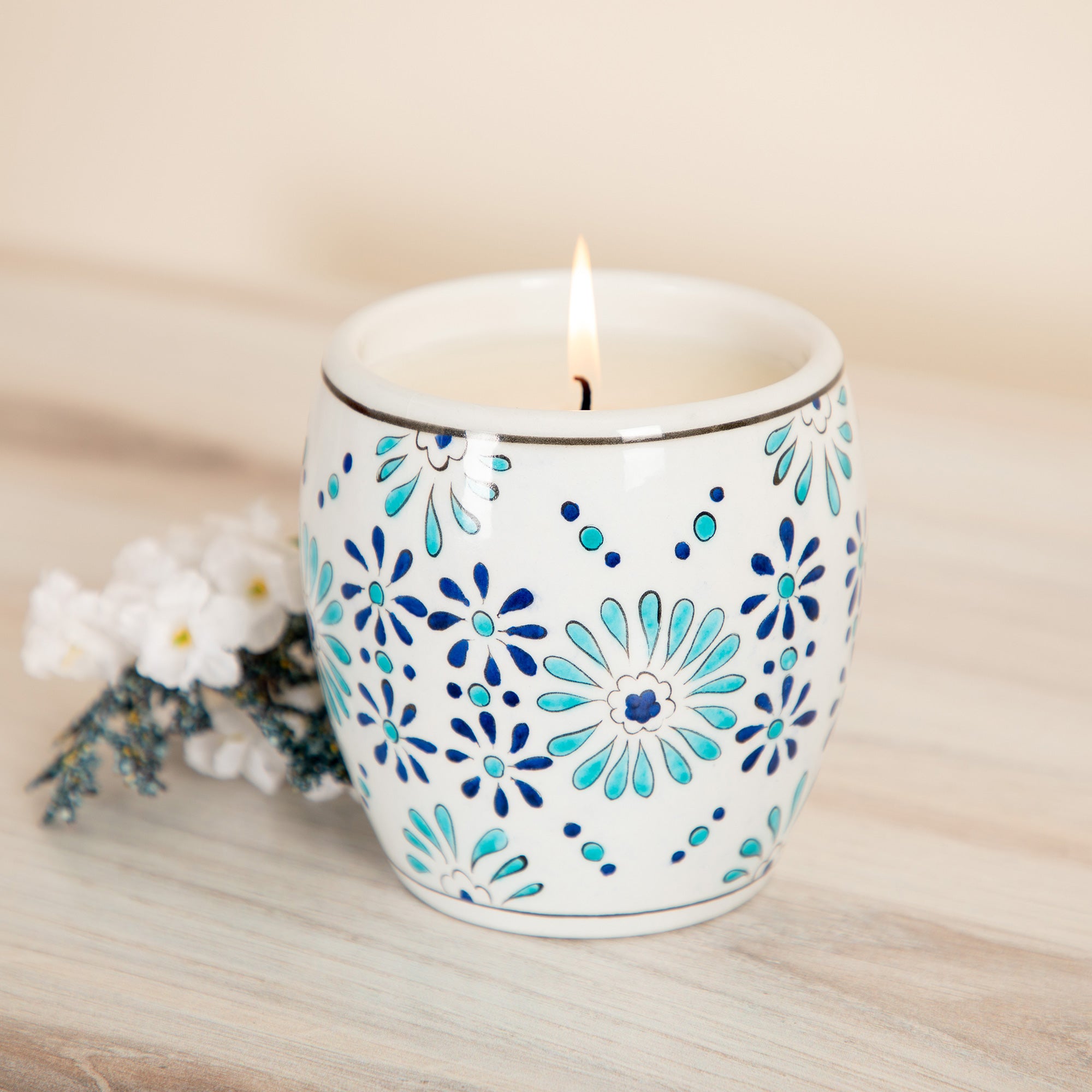 Ceramic Artisan Hand-Poured Candle - Vanilla - Splendor
