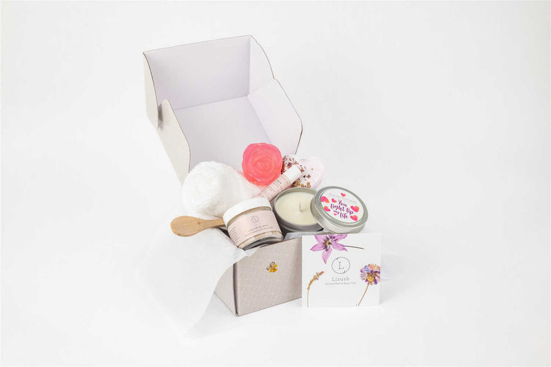 Send A Little Love Natural Bath Box Set