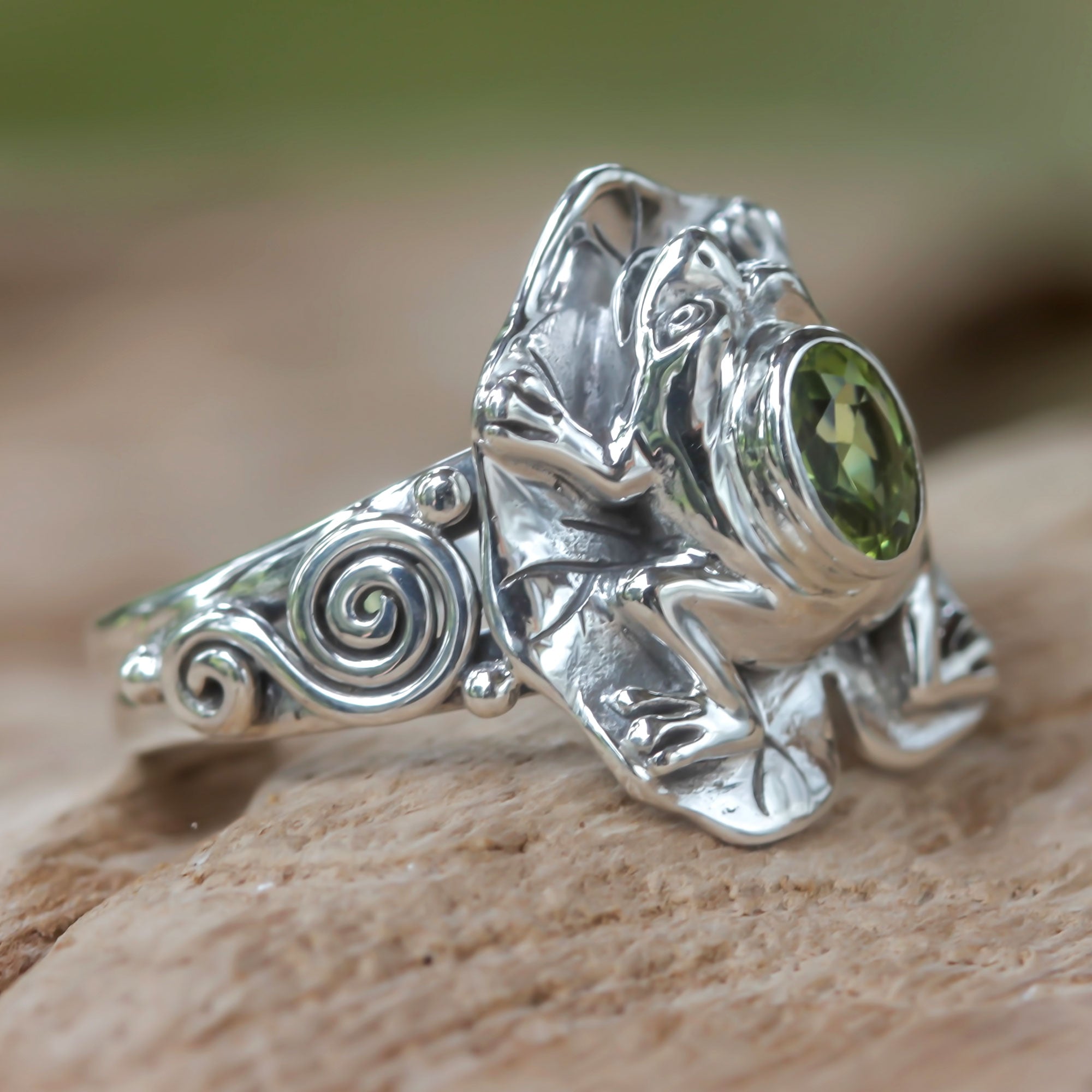 NOVICA Green Rainforest Frog Silver Peridot Ring - 11