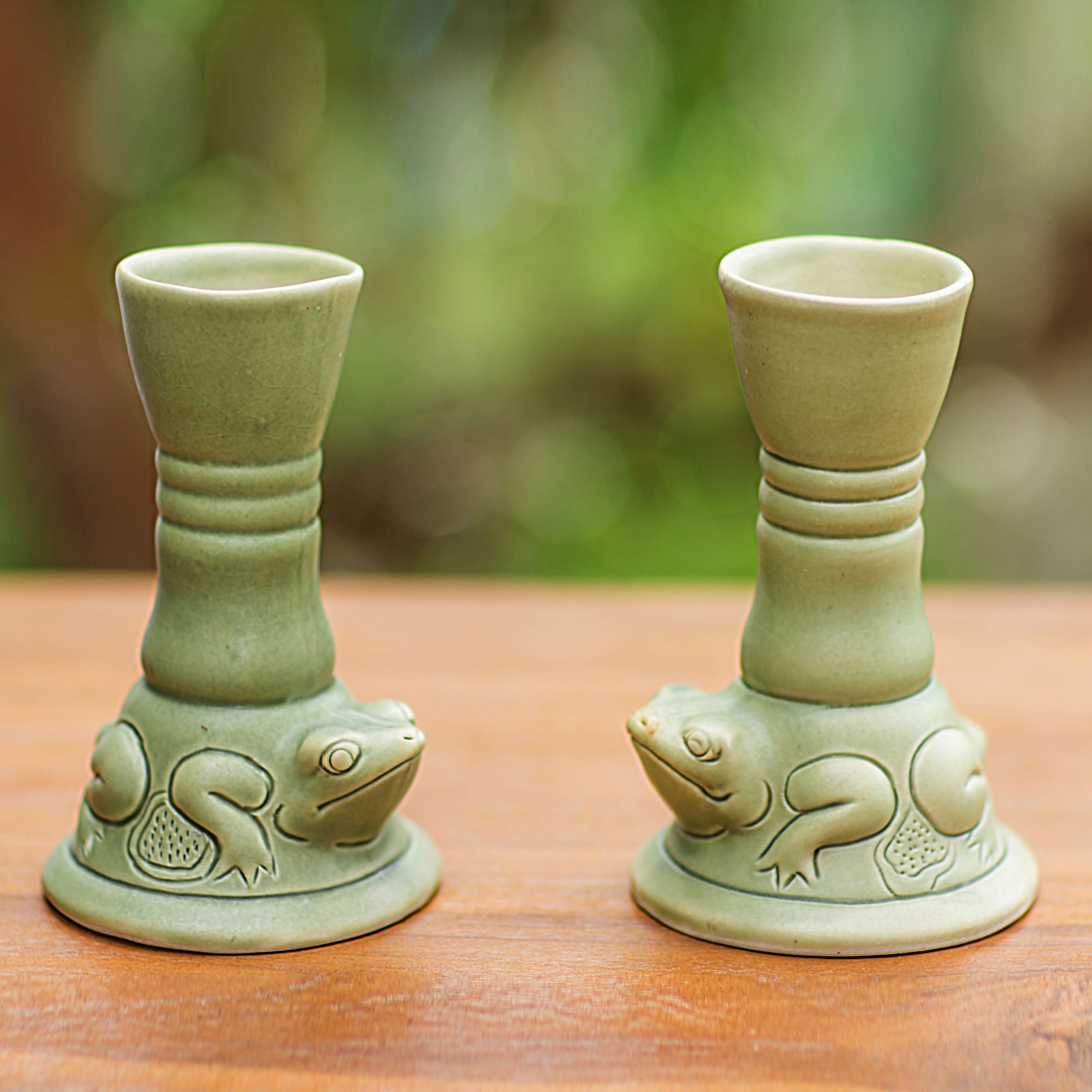 NOVICA Yoke Frog Green Ceramic Animal Themed Candle Holders (Pair)