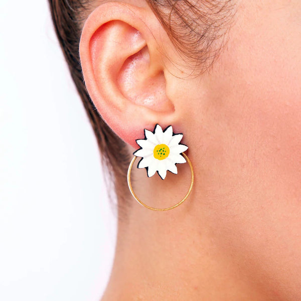 daisy wood stud earrings
