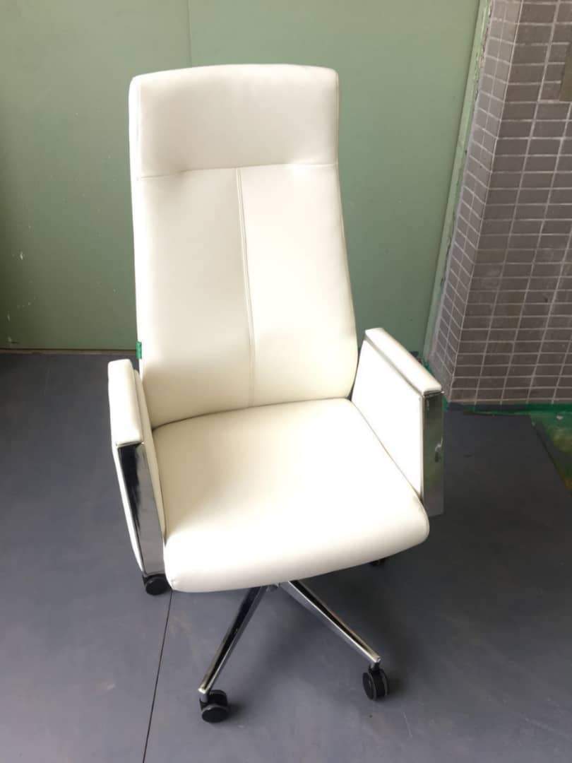 White leather office chair – BDSons