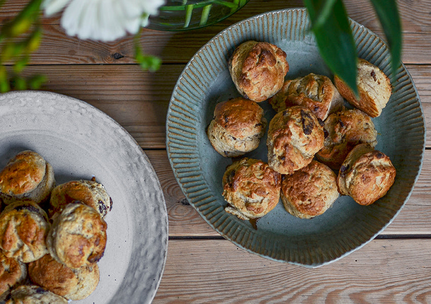 Nom Living Cinnamon and Date Scones in Stoneware Fluted Pie Mould