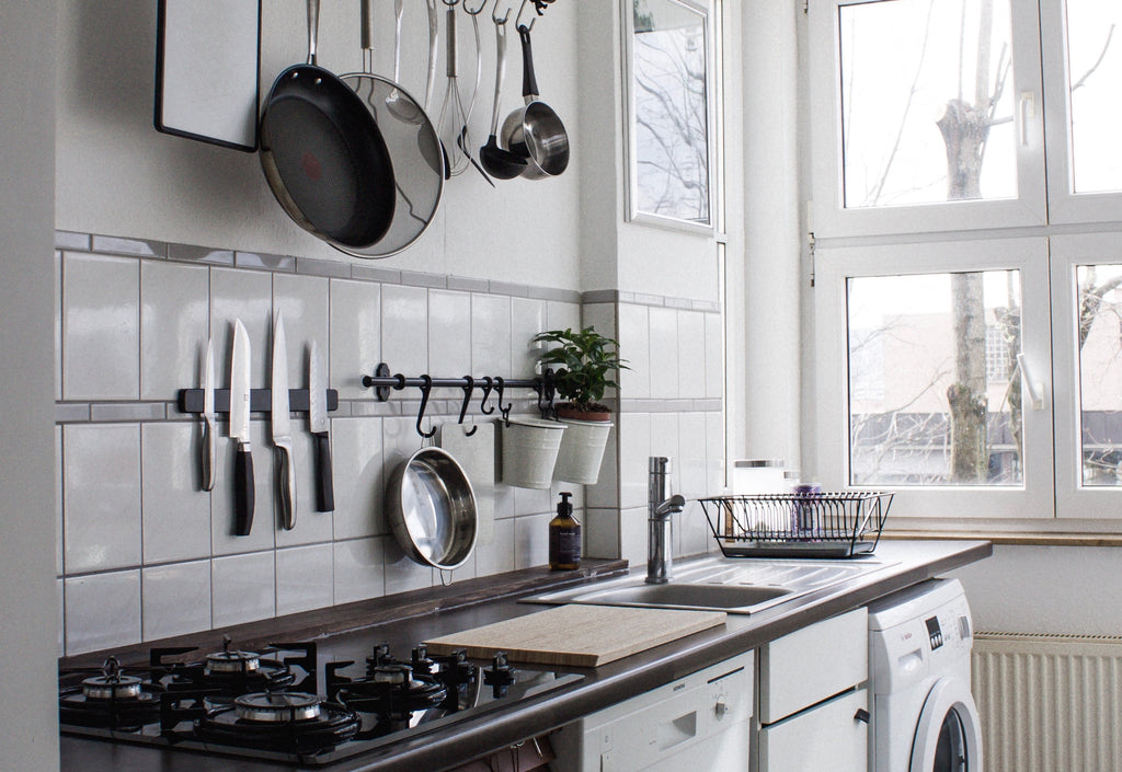 Why Every Kitchen Needs A Magnetic Knife Rack