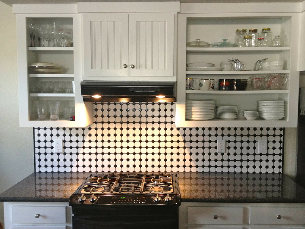 A small kitchen where under-cabinet knife storage could save space