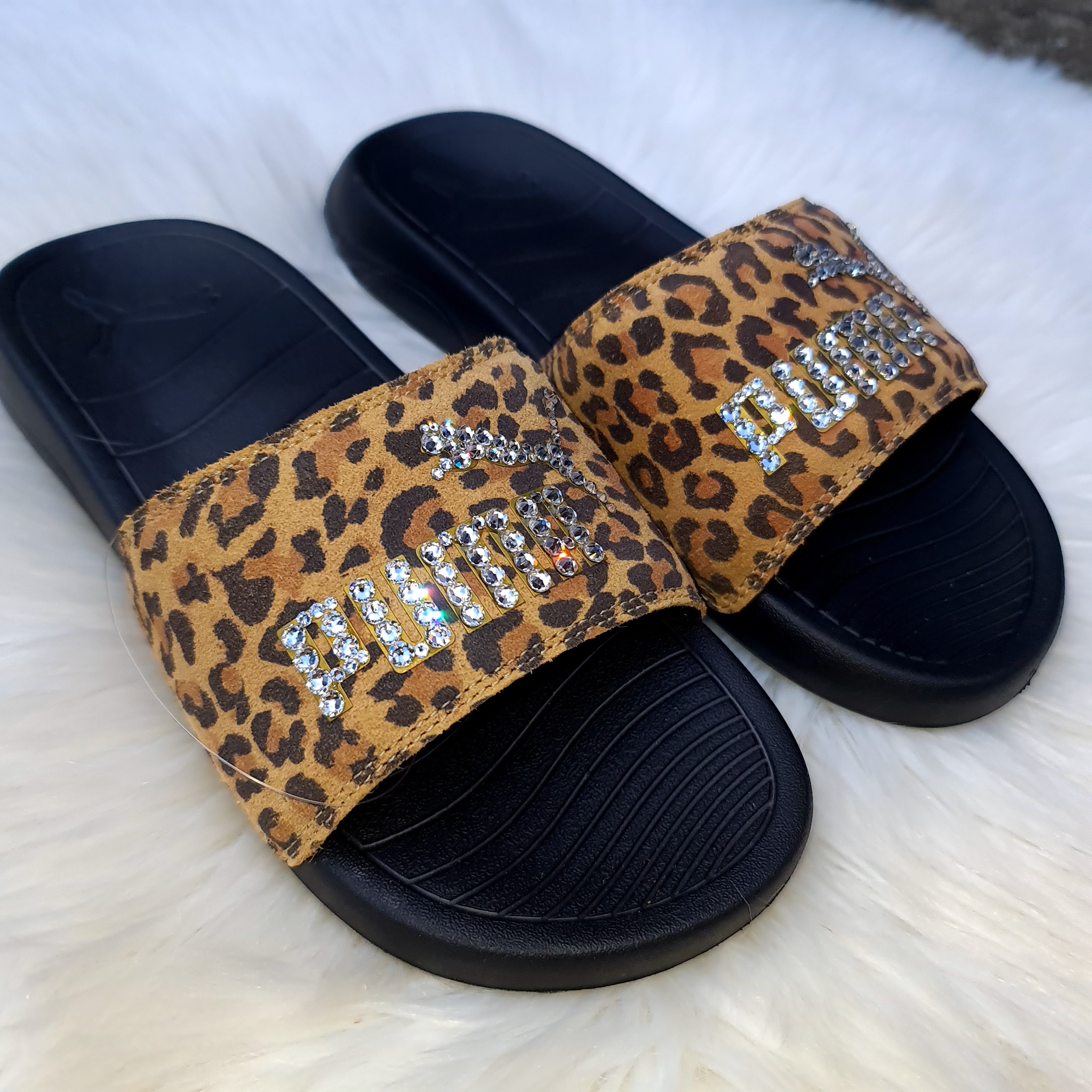 puma leopard slides