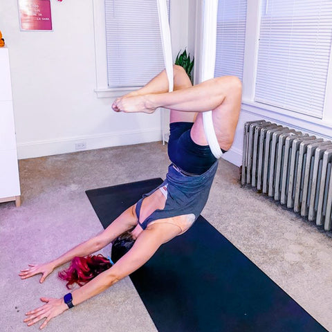 @itsfiveam aerial yoga stretch
