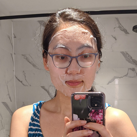 Trying on Peach Slices Travel Camellia Leaf & Coptis Root Sheet Mask