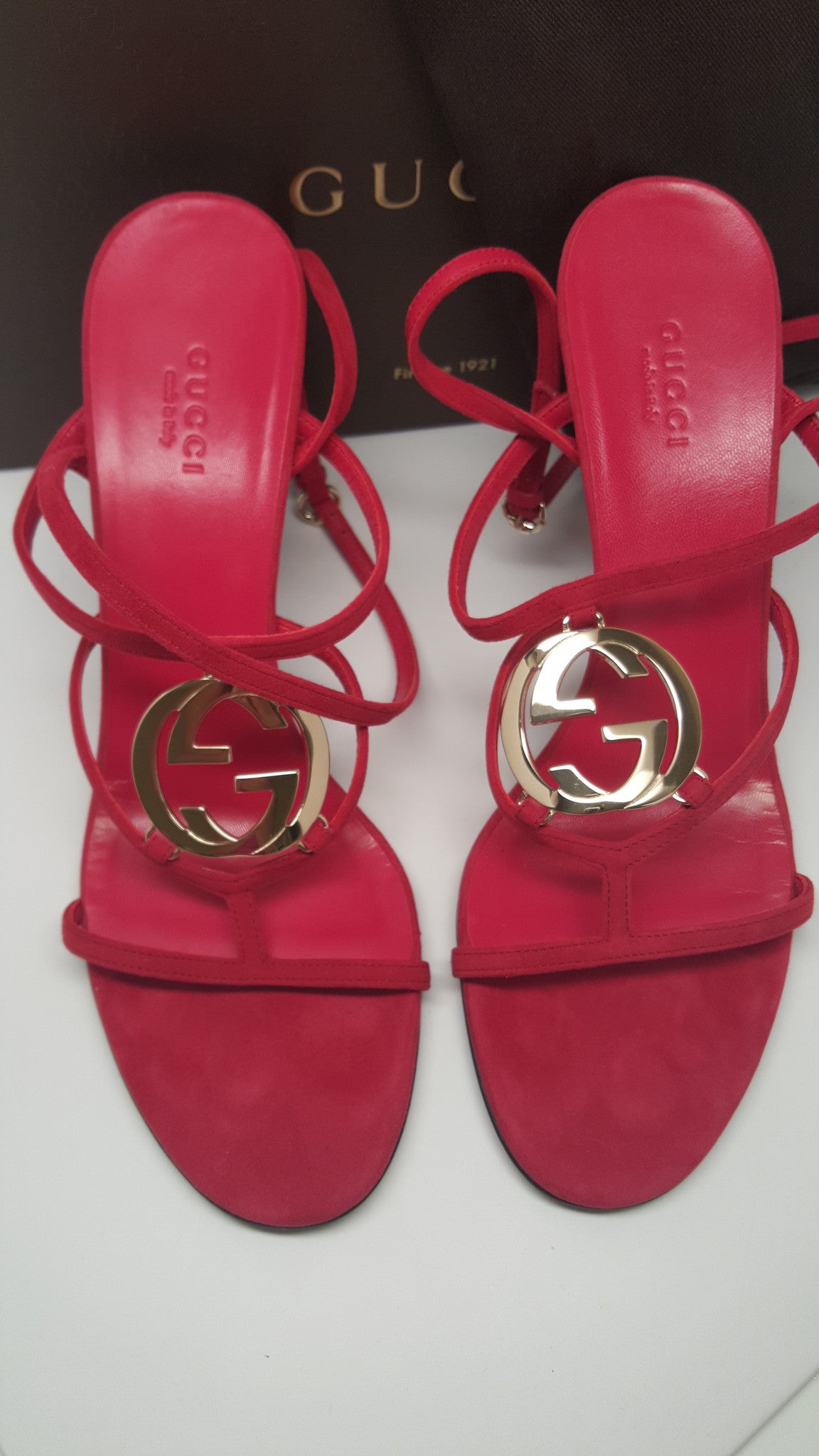 gucci gg logo sandals