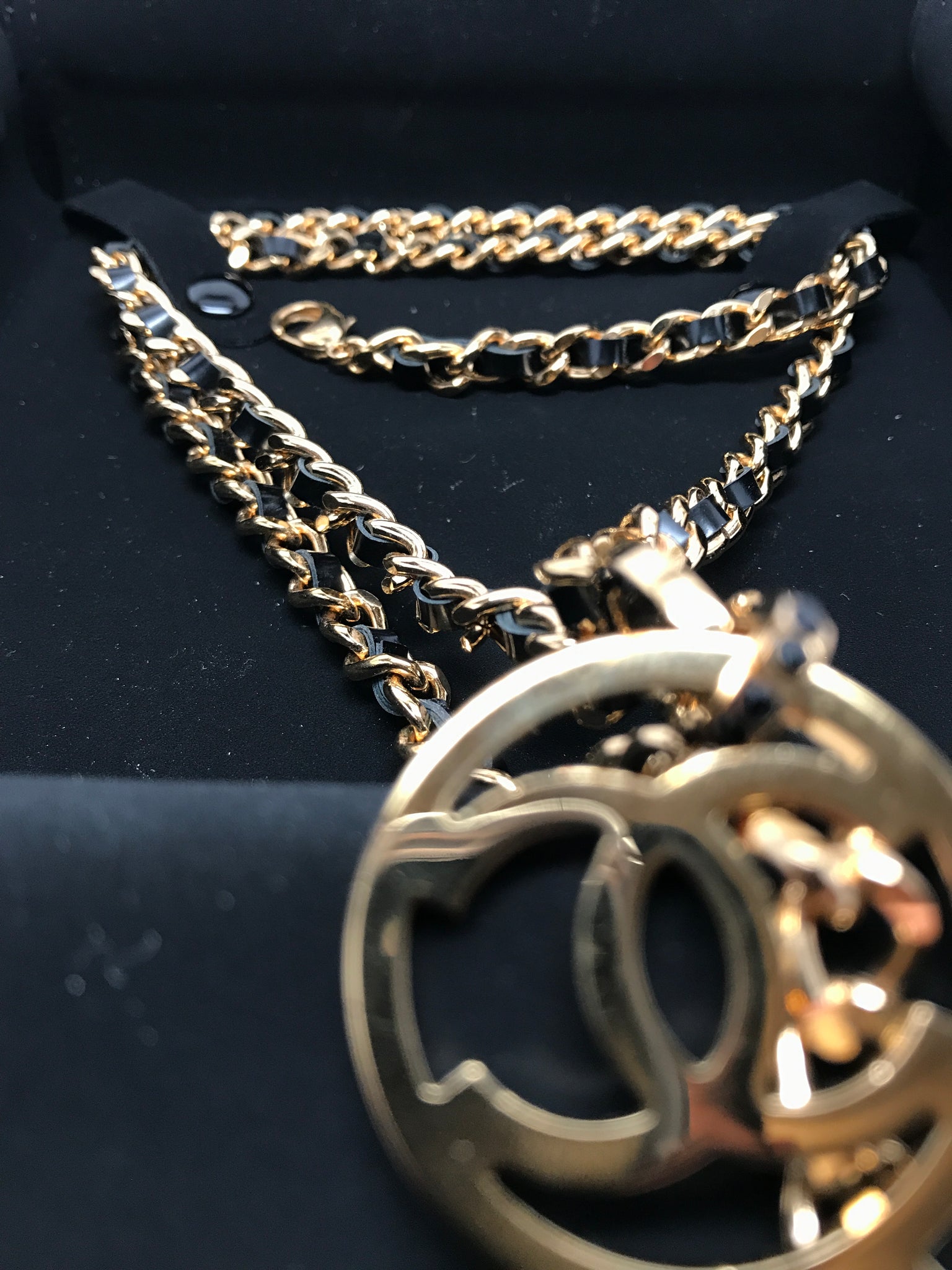 CHANEL GOLD CC KEY LEATHER CHAIN NECKLACE (RUNWAY 2017) – Hebster Boutique