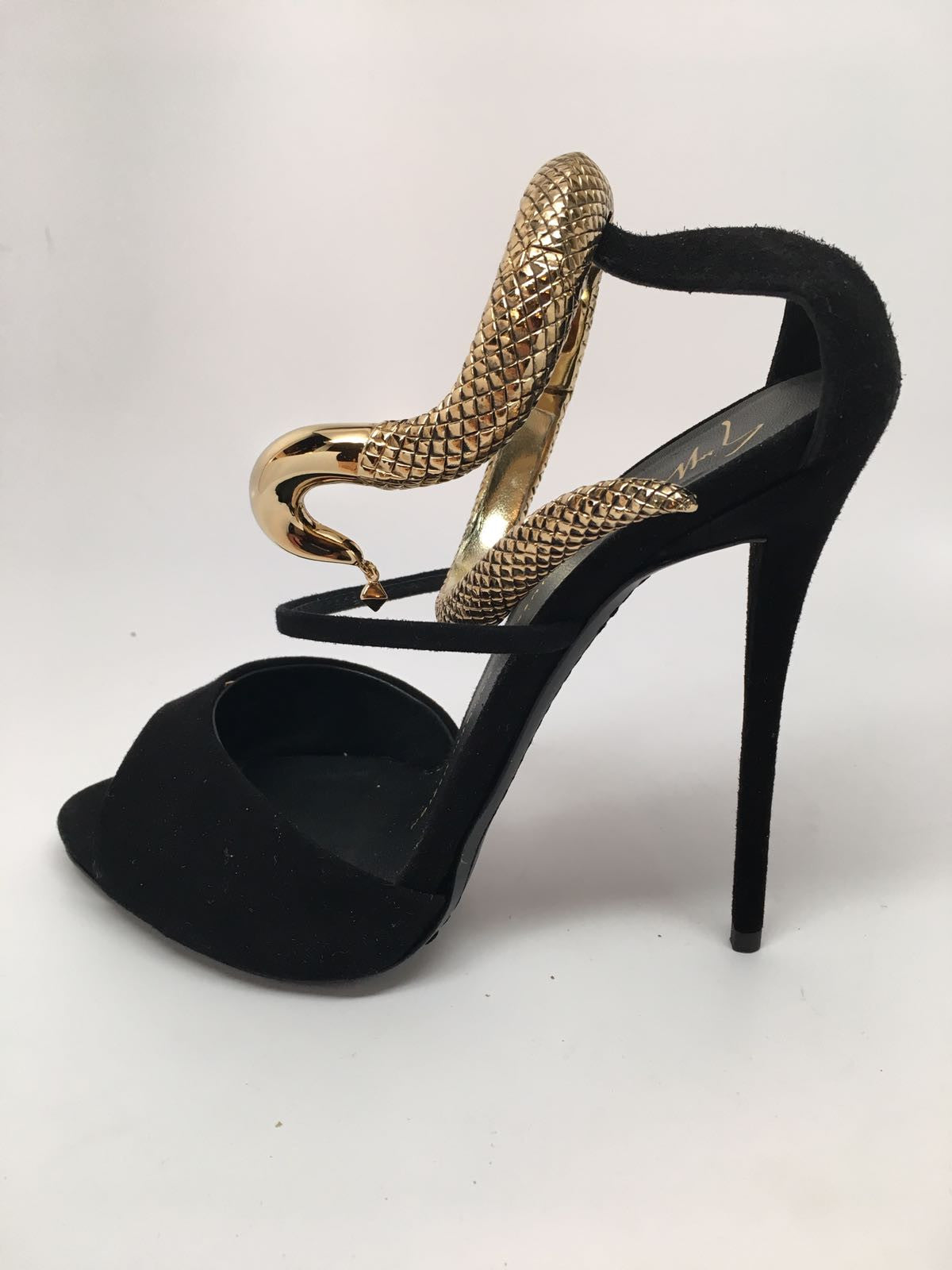 giuseppe zanotti 37