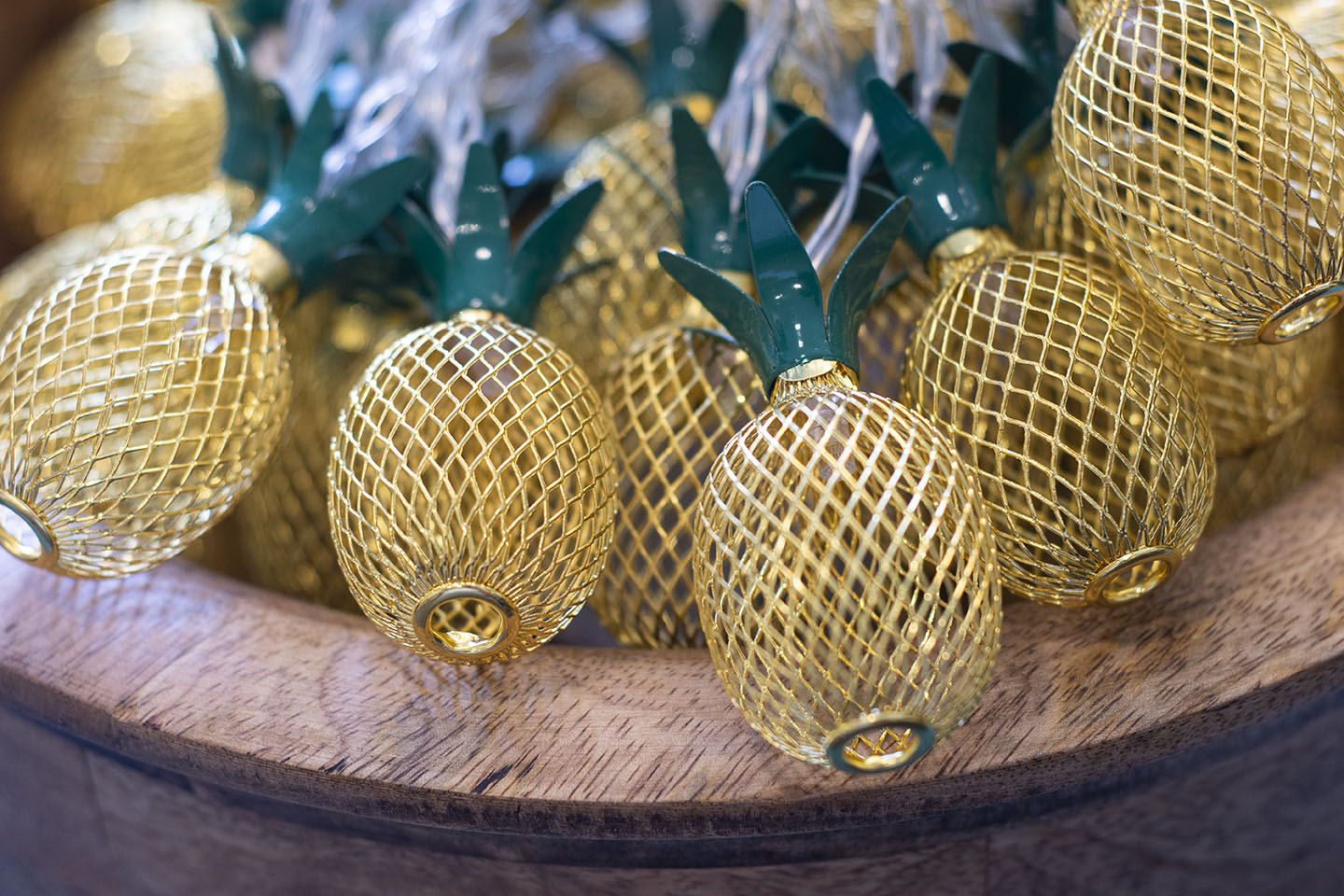 battery operated pineapple lamp