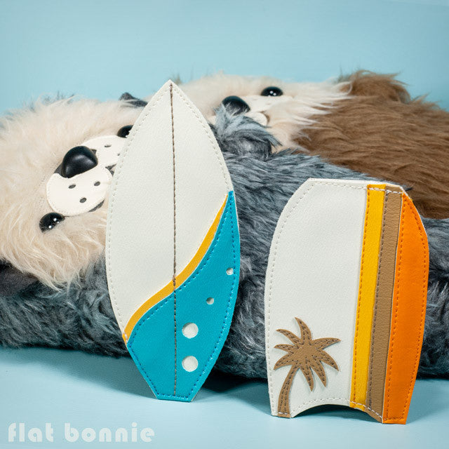 Flat-Bonnie-Surfing-Otter-Plush-California-Love-Art-Show-C8340-IG