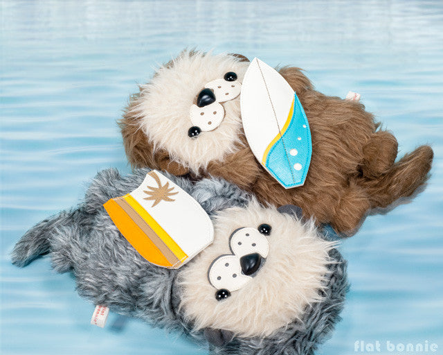 Flat-Bonnie-Surfing-Otter-Plush-California-Love-Art-Show-C8395-IG