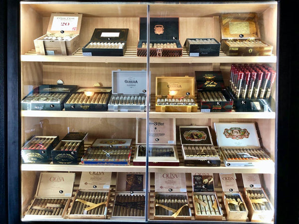 https://cdn.shopify.com/s/files/1/1189/9418/files/1550178744__Smoke-Kings---Humidor-_233__original_600x600.jpg?v=1601578112