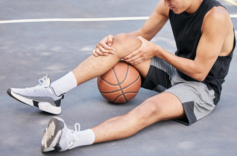 basketball player with knee injury