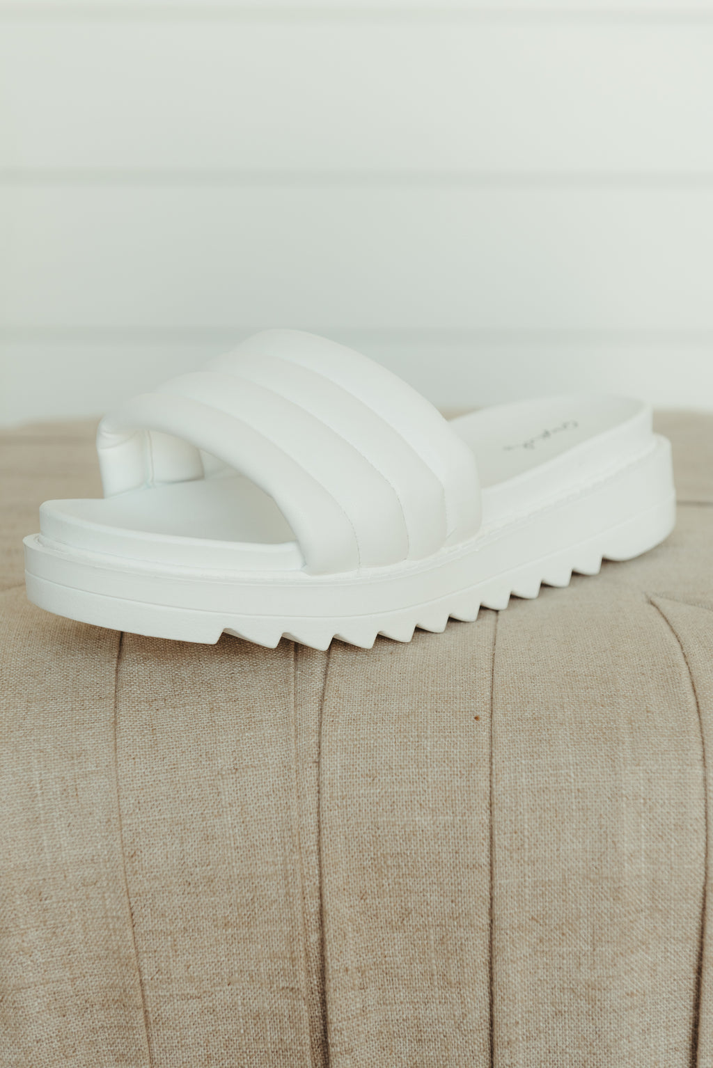 Camber Stretch Sandal ~ White