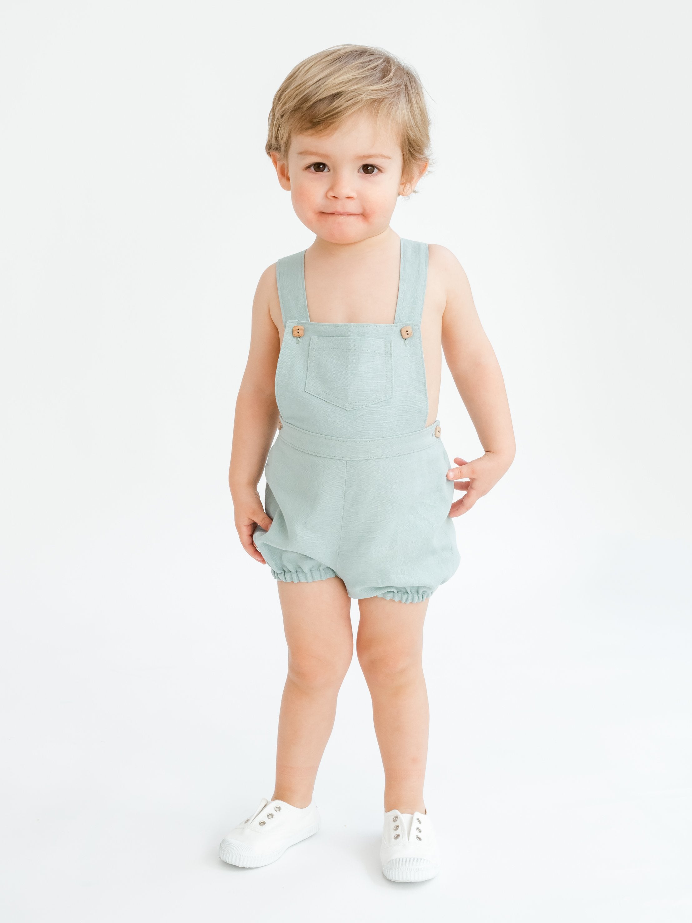 Peto verde lino para niño y niña - MINIS shop - www.minisbk.com – Minis Baby&Kids