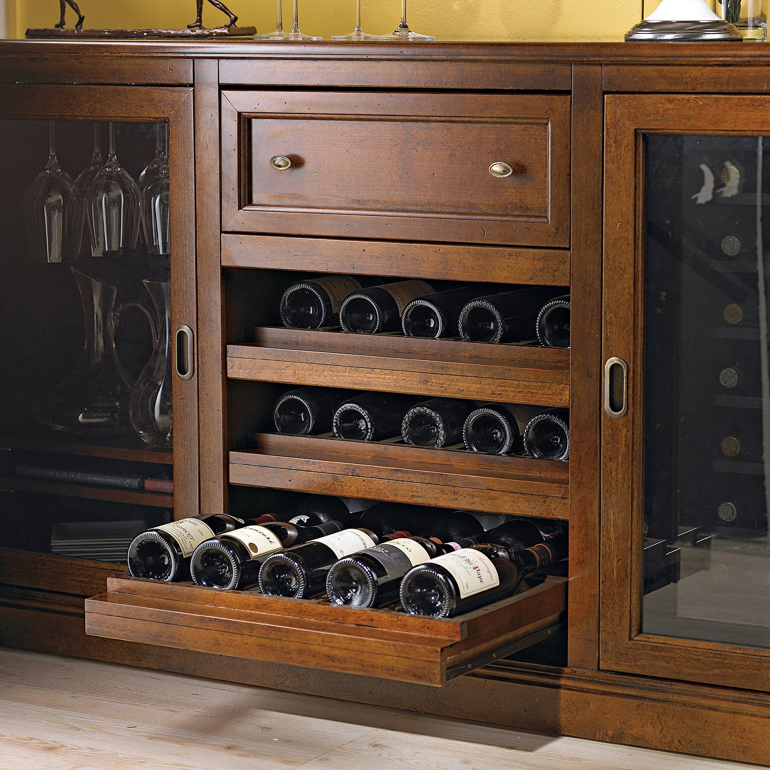 Wine Cellar Credenza Tentang Kolam Kandang Ternak