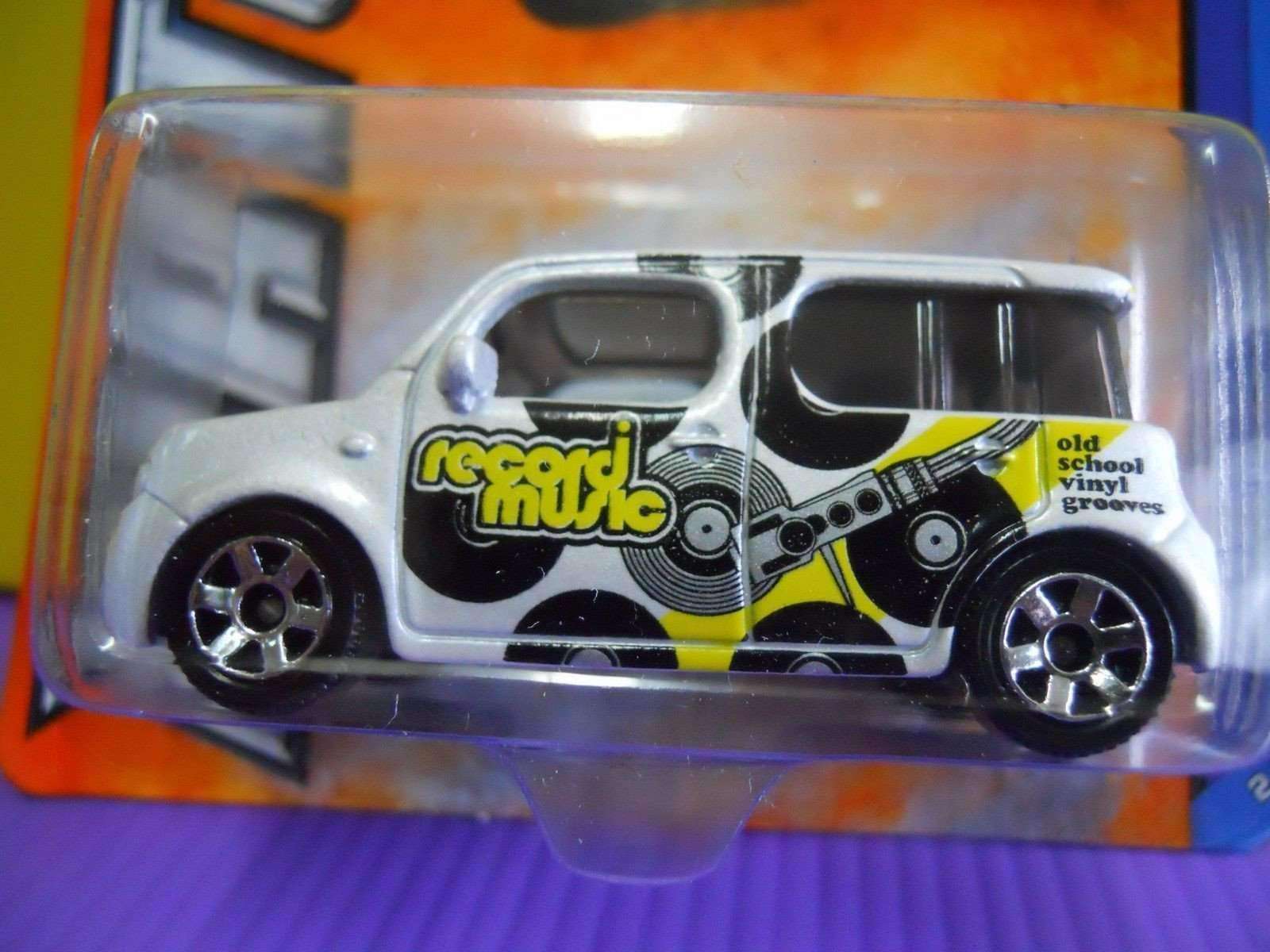 matchbox nissan cube