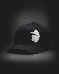 FACE OF TRUST NO ONE STRUCTURED CURVED BILL FLEXFIT HAT - BLACK