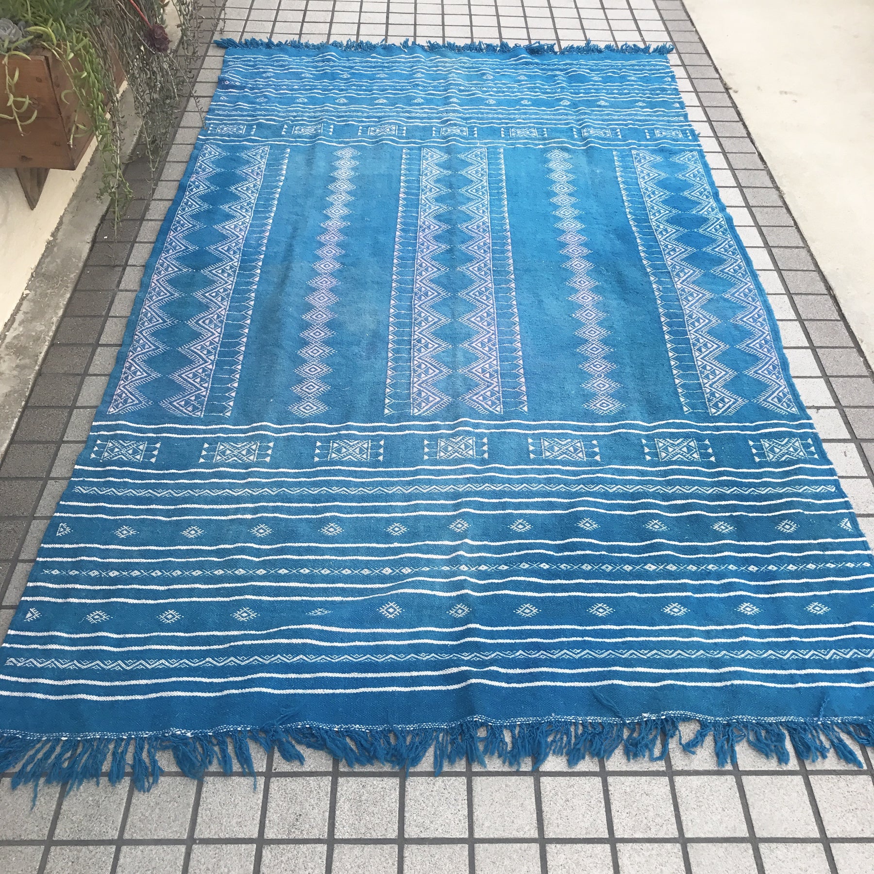 Rug Tunisian Tribal print blue – The Souk