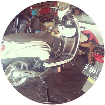 makers travelers bali scooter repair mechanic