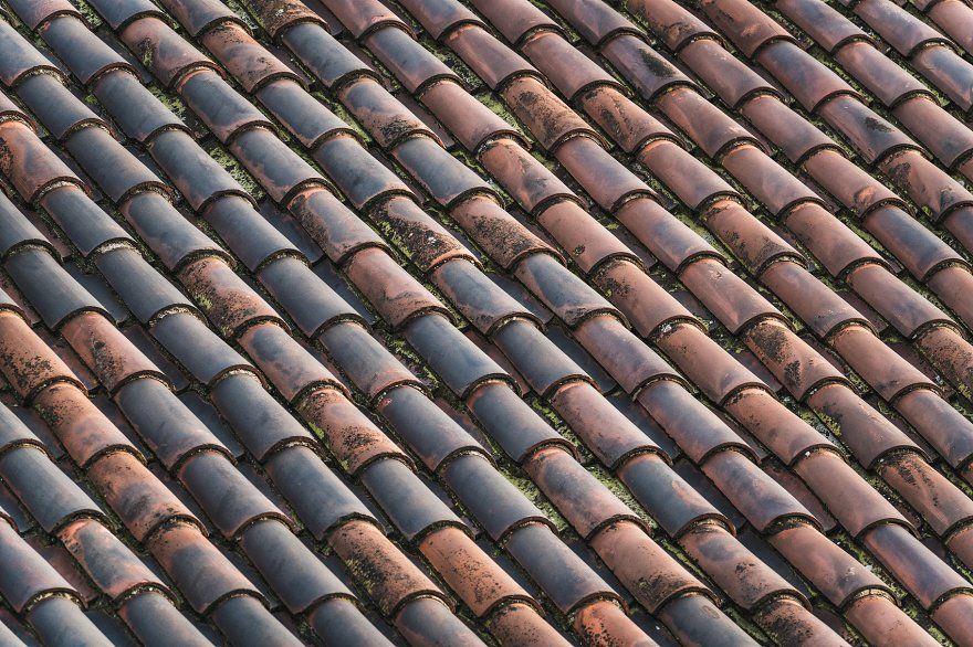 Outdoor Roof Tiles: How To Style Terracotta