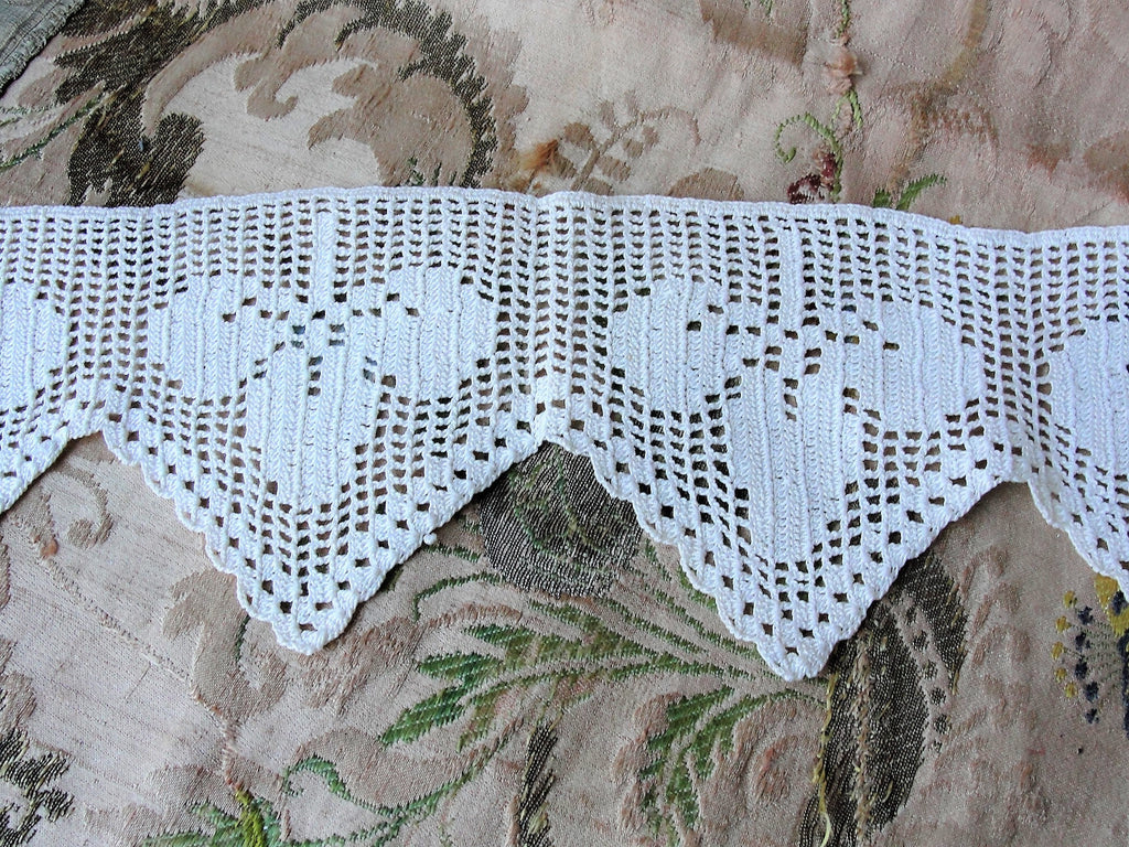 lace shelf edging