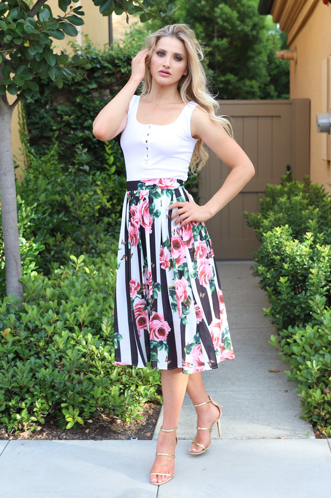 MAGIC OF LOVE FLORAL PLEATED SKIRT