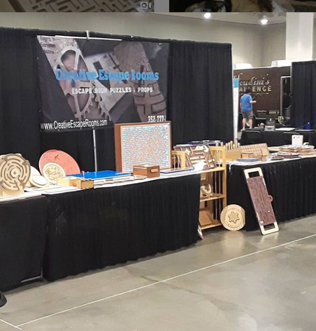 Notre stand présentant nos puzzles et accessoires de la conférence Escape Room 2018 qui s'est tenue à Nashville TN