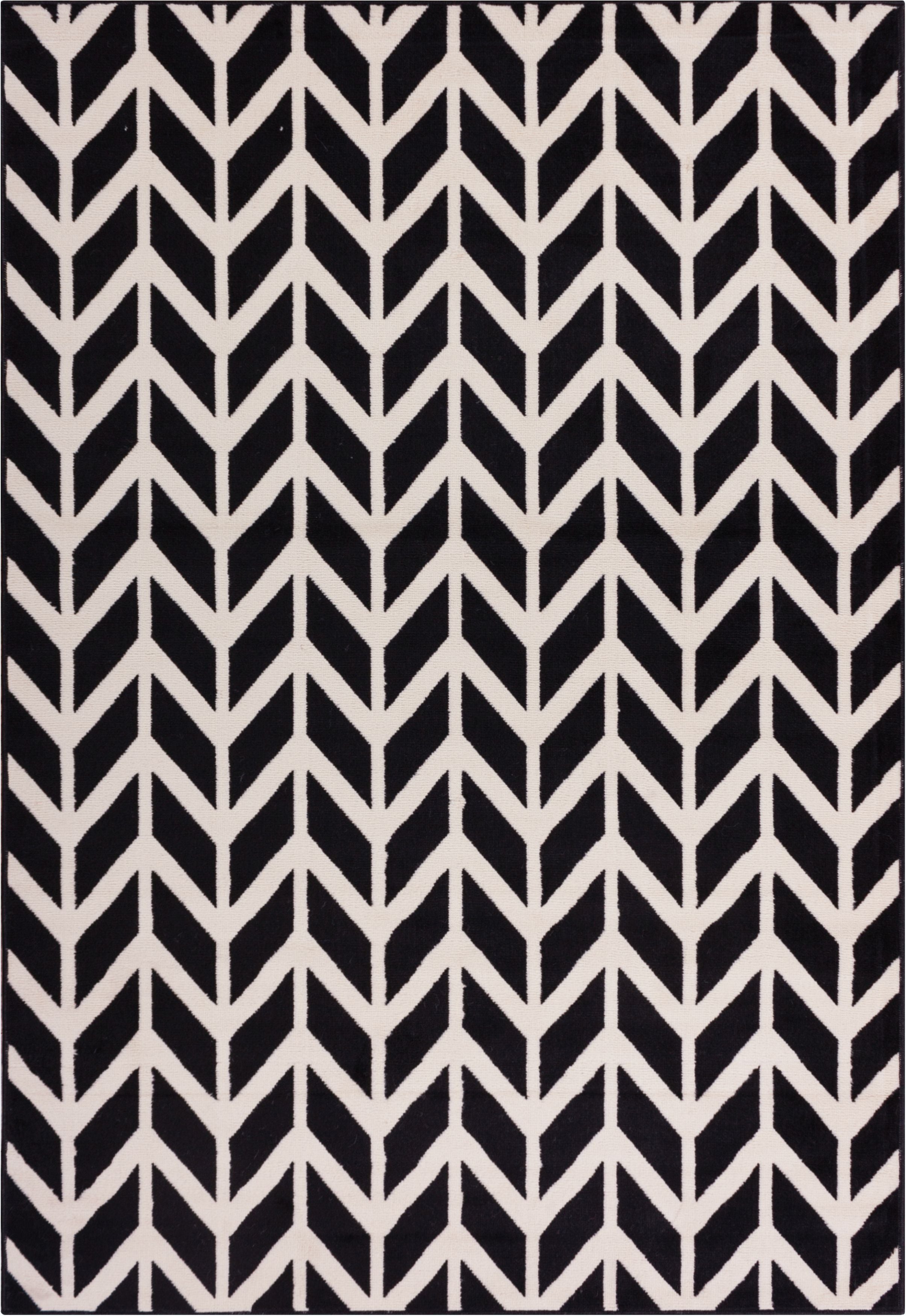 Featured image of post Black And White Chevron Runner Rug / This floor covering is surprisingly soft, featuring a dyed chevron pattern that looks great under your dining room or coffee table.