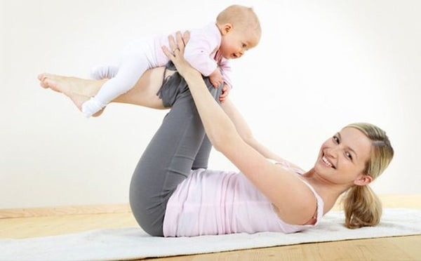 ينصح بممارسة الرياضة بعد الولادة لاستعادة قوة عضلات البطن بالتدريج قبل أن تترهل