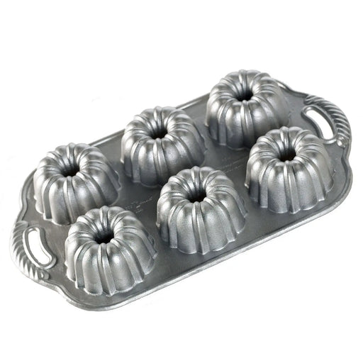 Nordic Ware 87537 Nordic Ware Blossom Bundt Pan