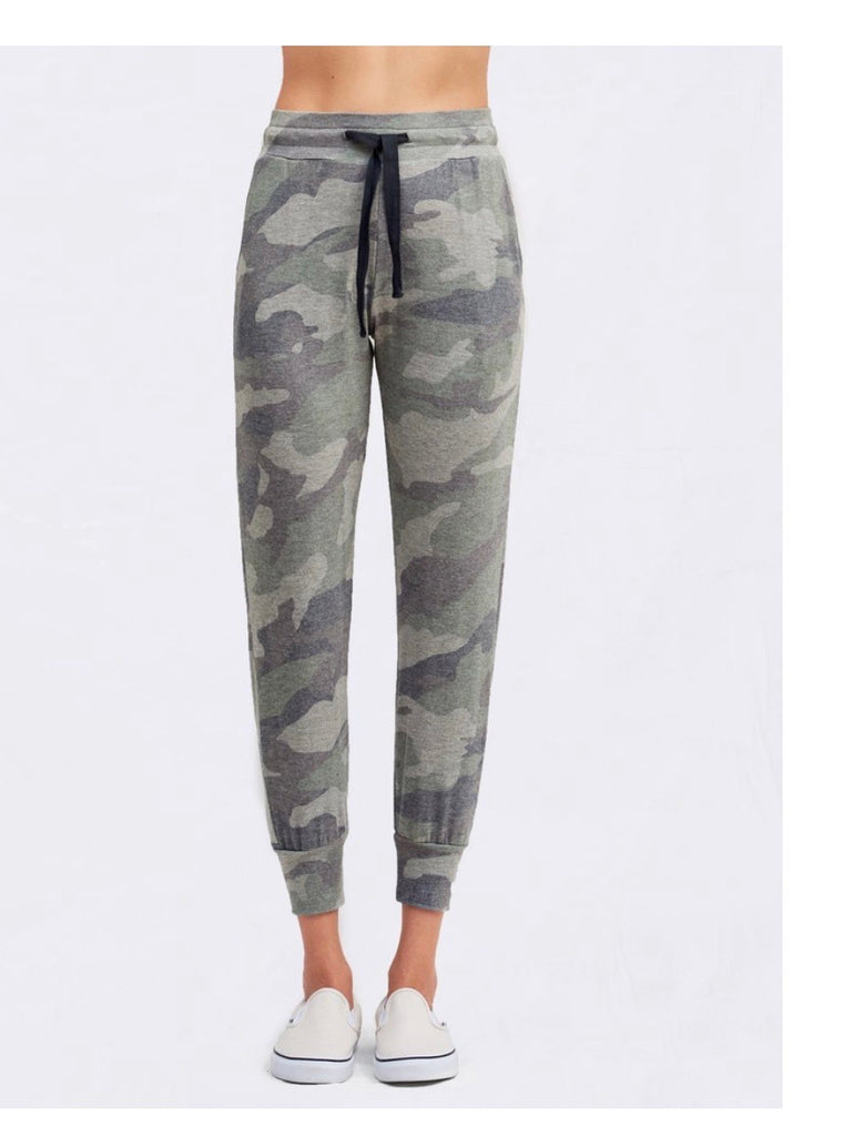 sundry camo sweatpants