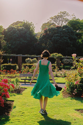 Freja dress in kelly green