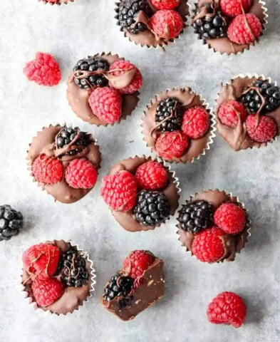 berry chocolate cups