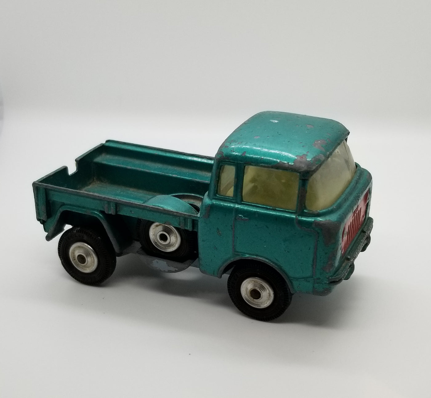 green jeep toy car