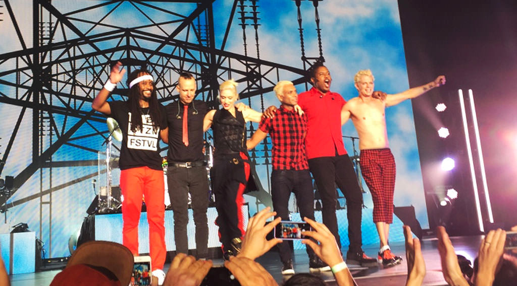 No Doubt taking a bow at their dress rehearsal.  2014 Los Angeles Forum