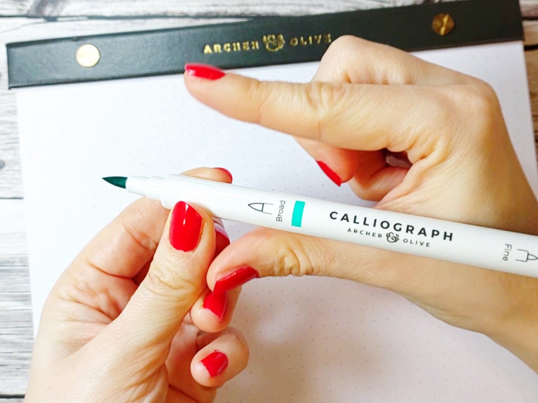 Choosing your first calligraphy pen - Calligraphy pens for beginners 