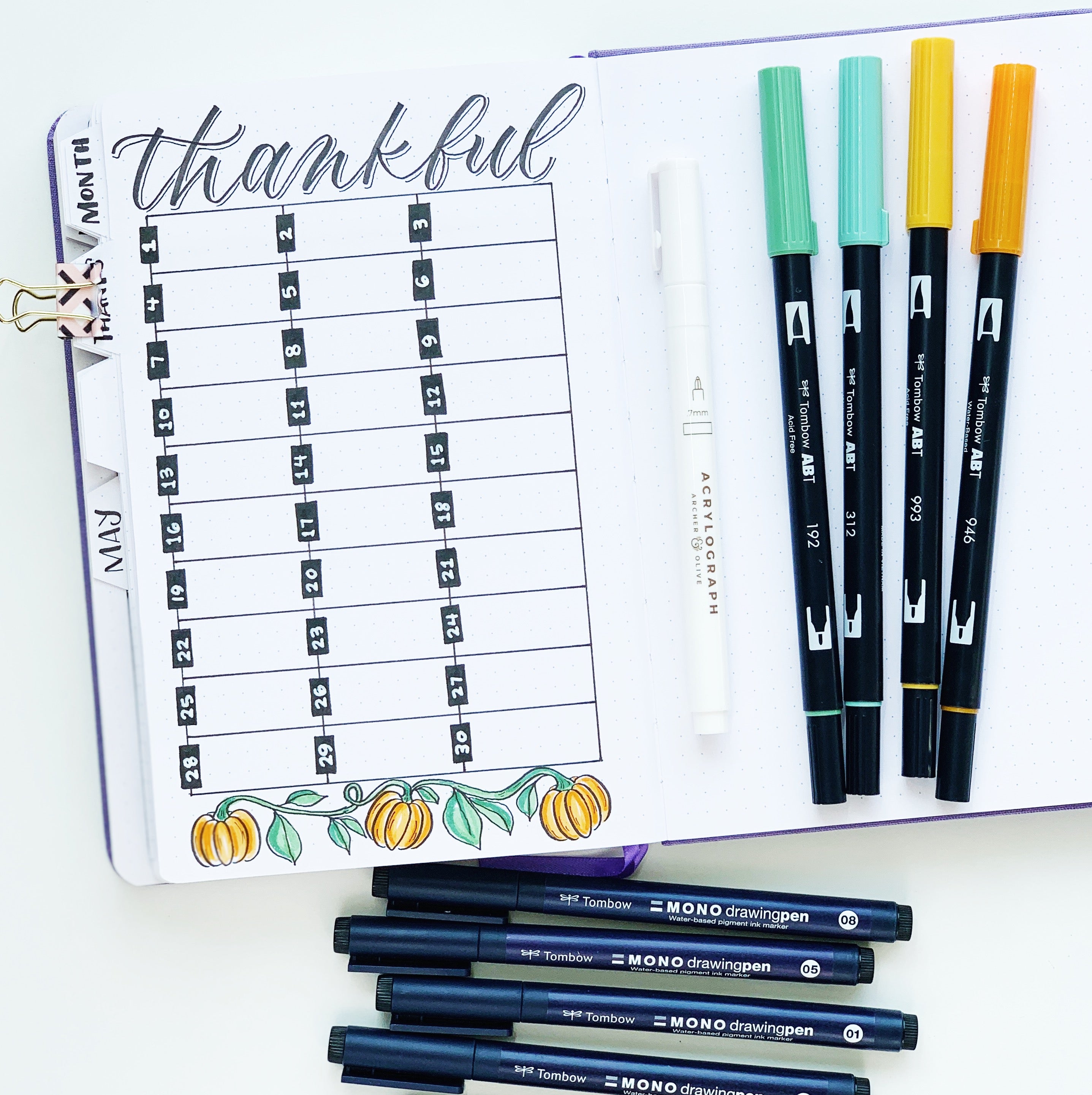 Learn how to create a Thanksgiving gratitude log in your bullet journal with Adrienne from @studio80design!