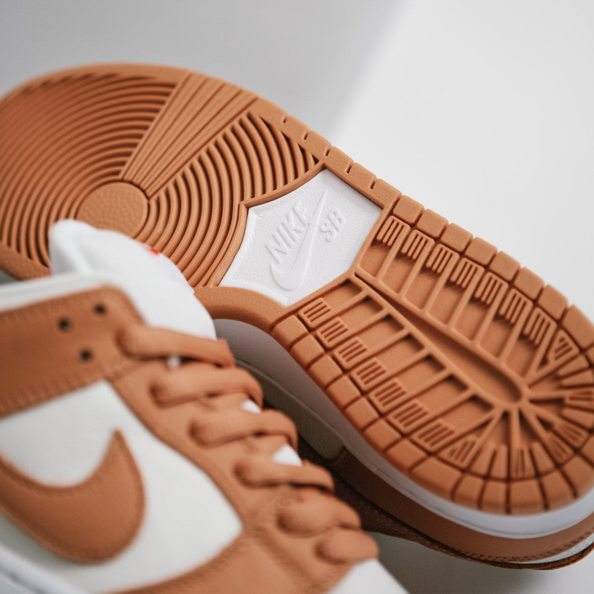 Nike SB Orange Label 'Light Cognac' | Flatspot